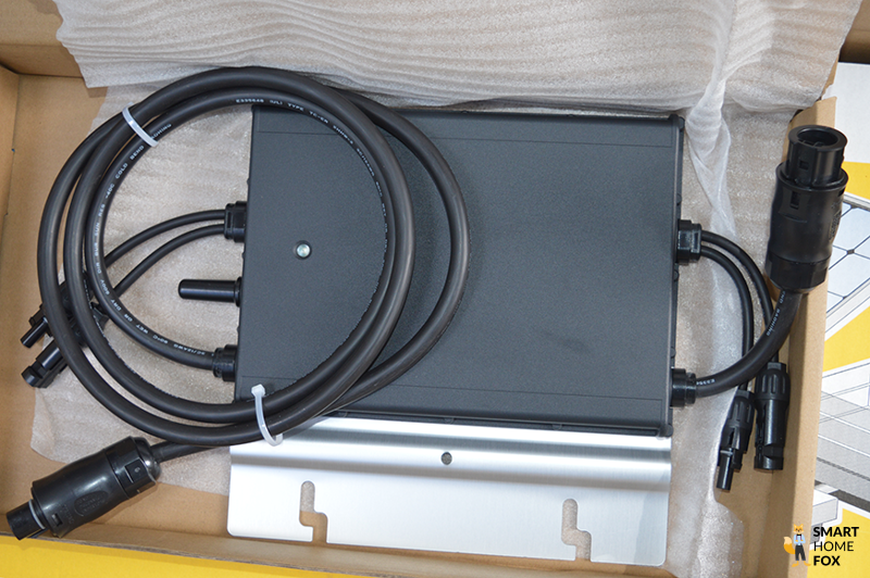 Wechselrichter für eine Garten-Solaranlage.